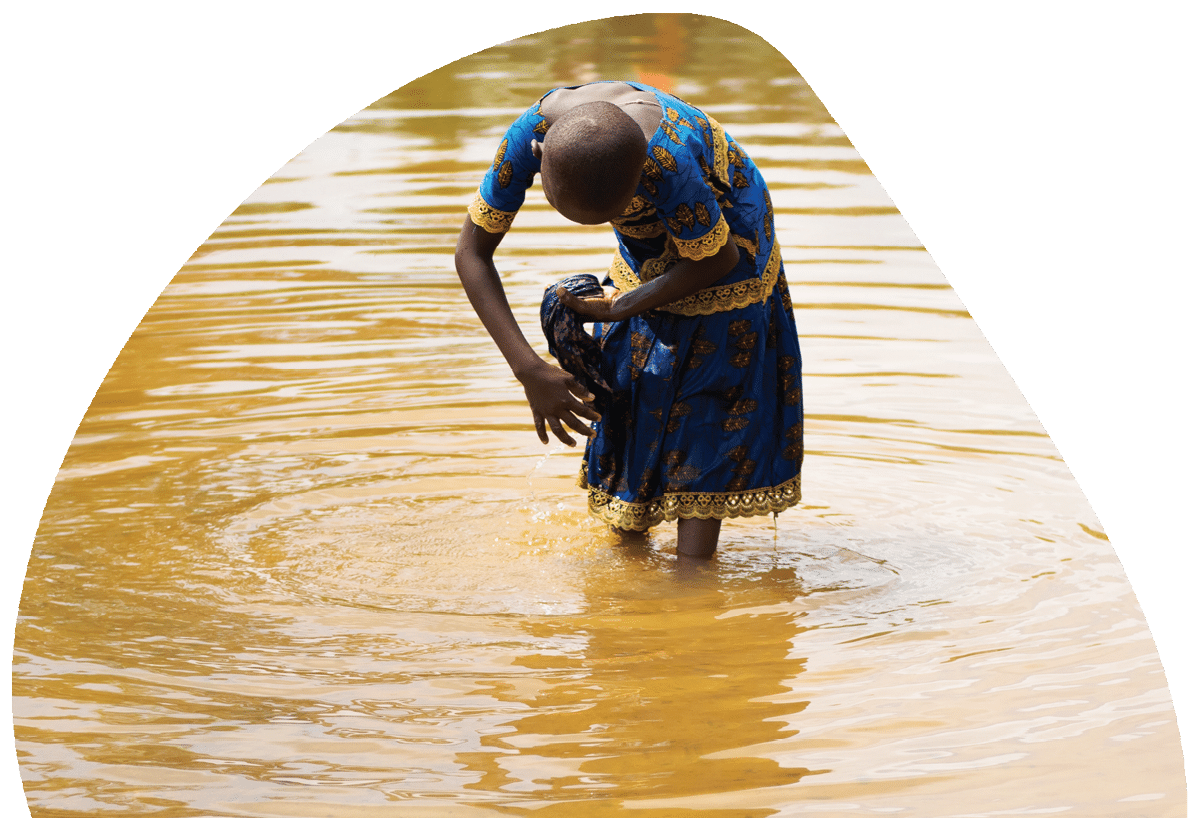 Naomba Ally Amor, health worker. She has been working to provide treatment for people affected by schistosomiasis for 12 years. “I always wanted to be a health worker". " I give people advice on how to prevent schistosomiasis".  I tend to sick people with schistosomiasis symptoms and distribute medicines to those affected".